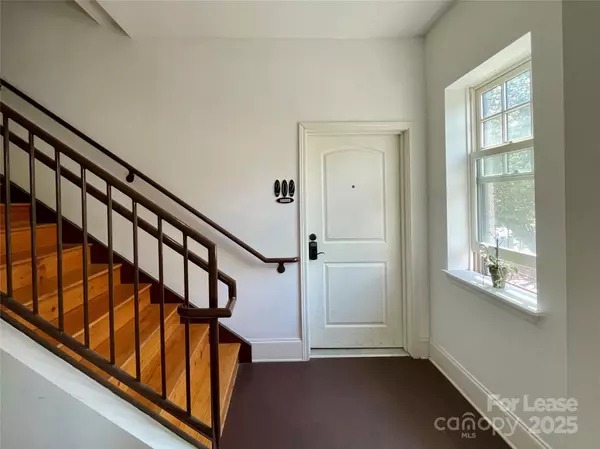 Asheville, NC 28801,5 W Walnut ST #202