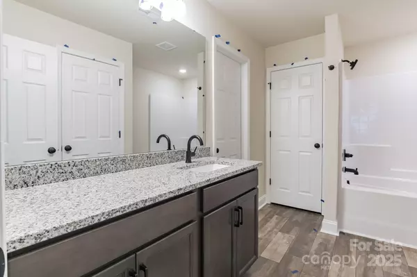 Hickory, NC 28602,4149 River Run CIR