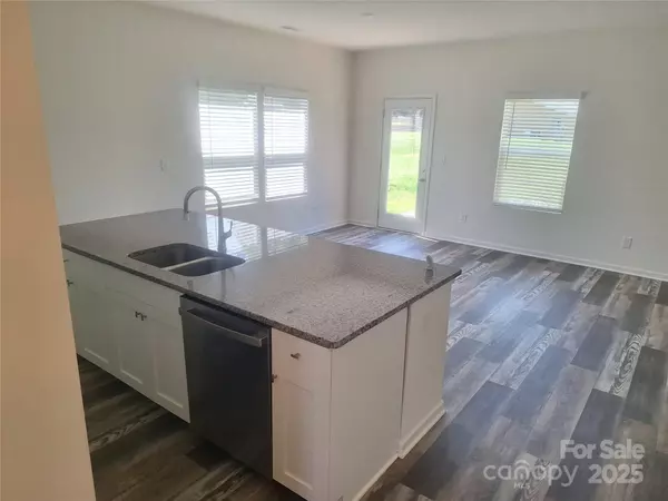 Cherryville, NC 28021,405 N Mulberry ST