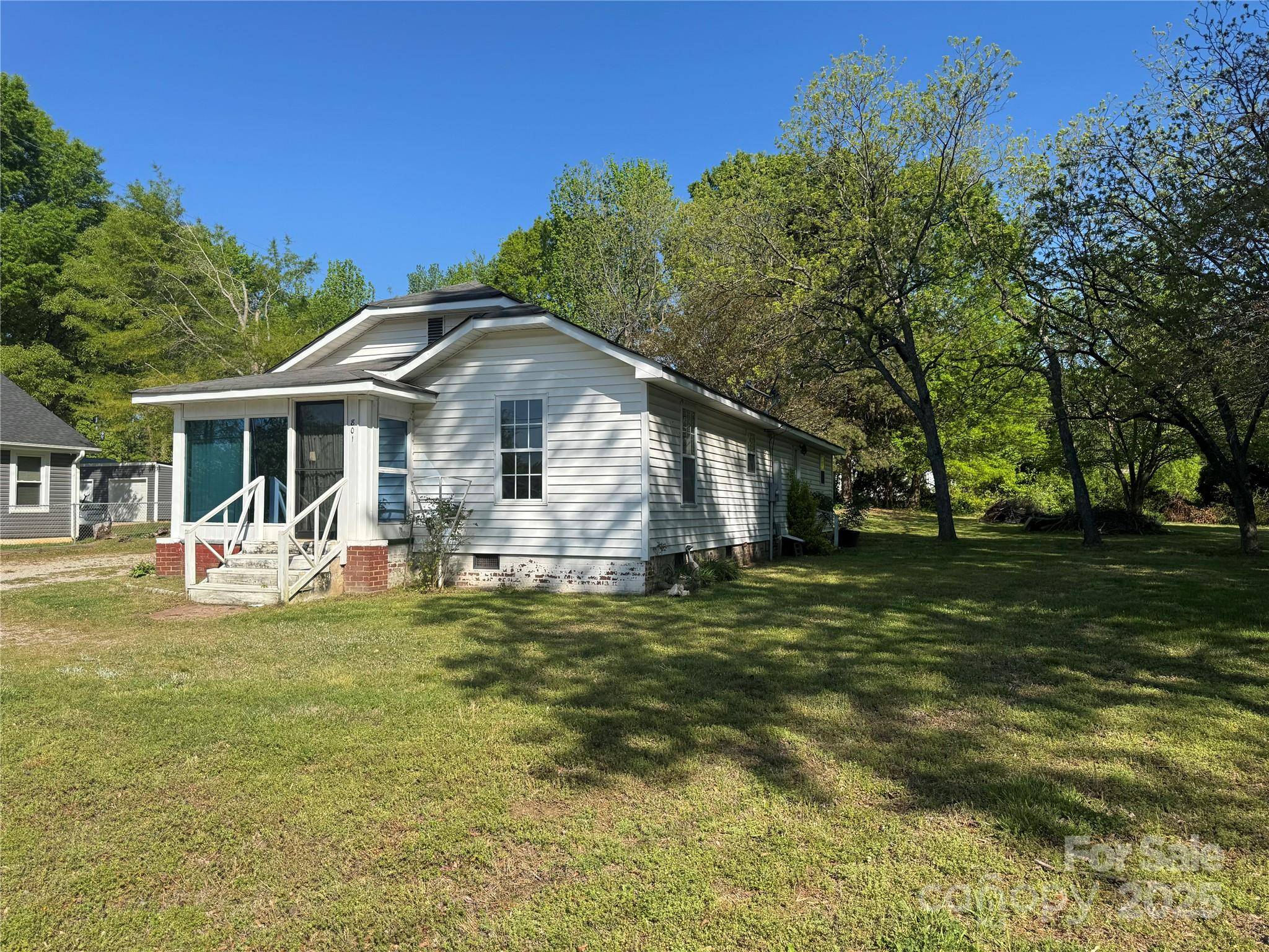801 N Chapel ST, Landis, NC 28088