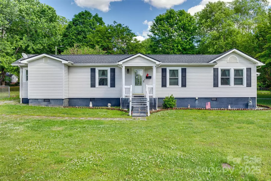 220 Tomberlin RD, Mount Holly, NC 28120