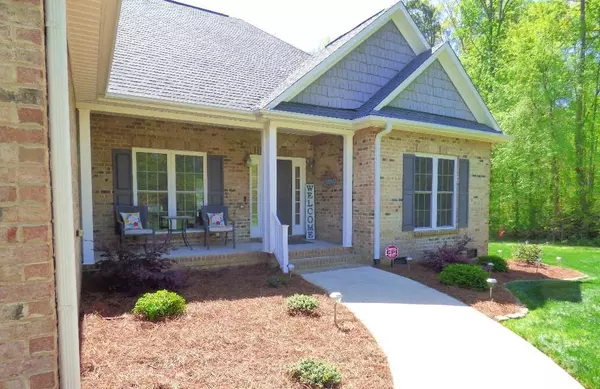 107 Garden TER, Dallas, NC 28034