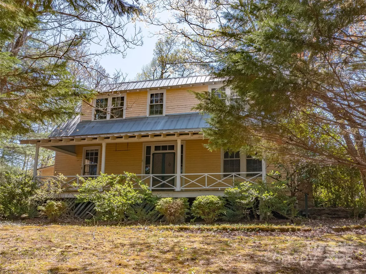 Saluda, NC 28773,443 Shand ST