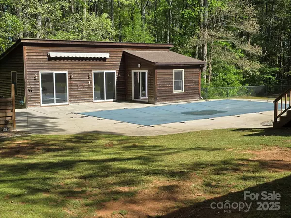 Salisbury, NC 28144,1855 7th ST