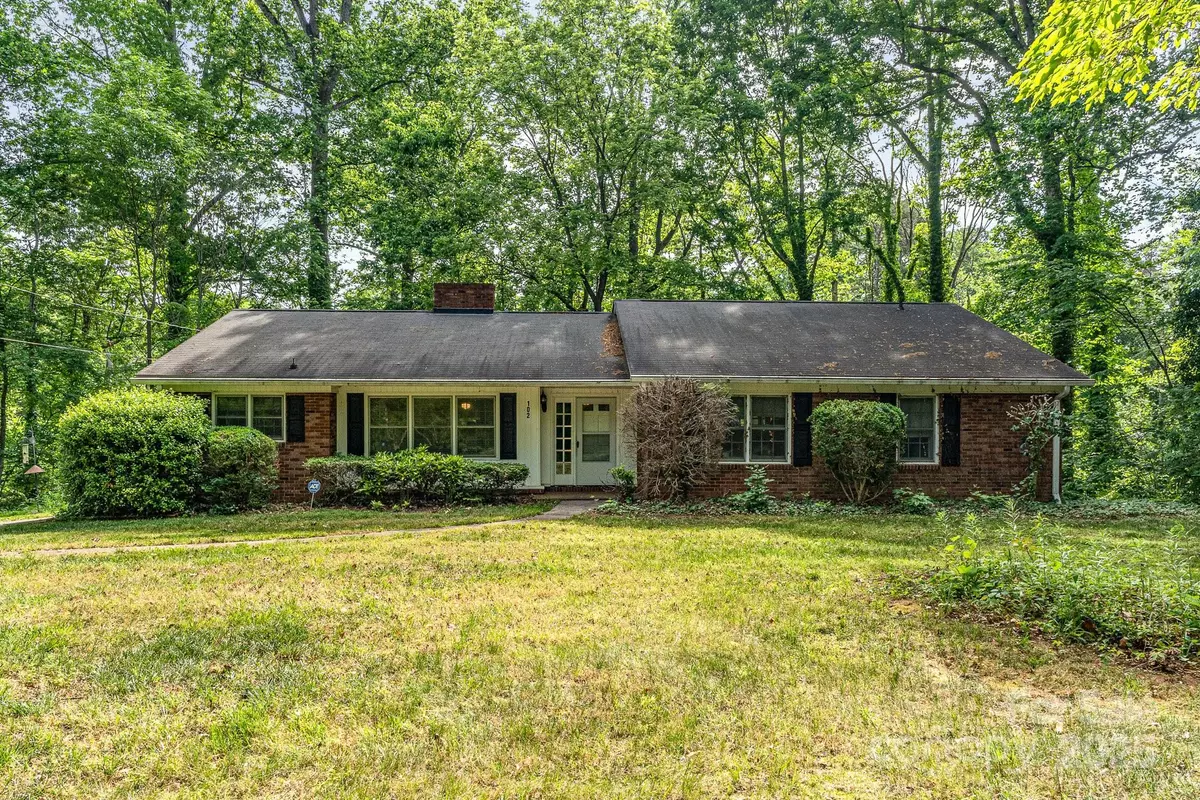 Huntersville, NC 28078,102 Forest CT