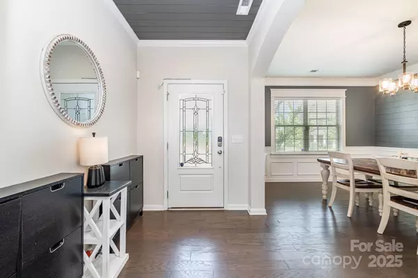 Charlotte, NC 28278,17502 Snug Harbor RD