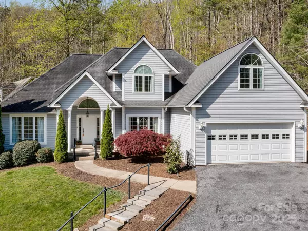 306 Golden Hawk TRL, Asheville, NC 28805