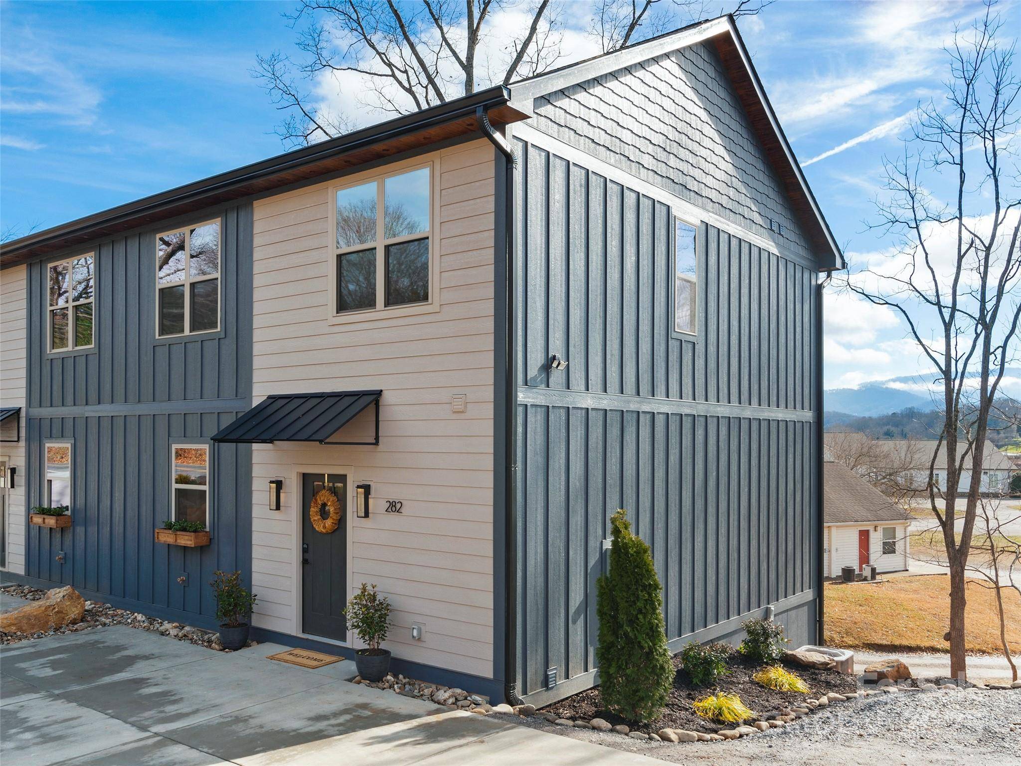 Waynesville, NC 28785,282 & 292 County RD