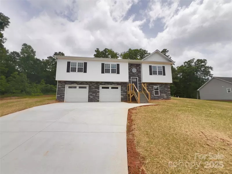 3604 Judea DR, Lenoir, NC 28645