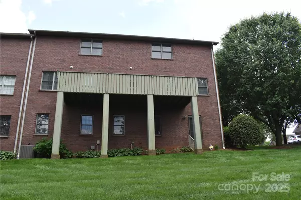 Conover, NC 28613,904 3rd Street PL NE