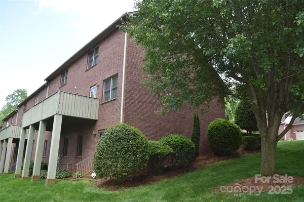 Conover, NC 28613,904 3rd Street PL NE