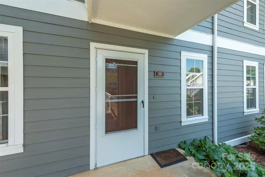 3101 Idle Hour DR, Asheville, NC 28806