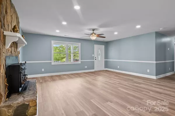 Lincolnton, NC 28092,1195 Ralph B Keener RD