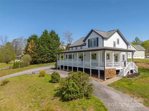 Hendersonville, NC 28792,209 Hidden Meadow DR