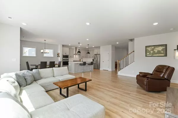 Fort Mill, SC 29707,6145 Holland ST