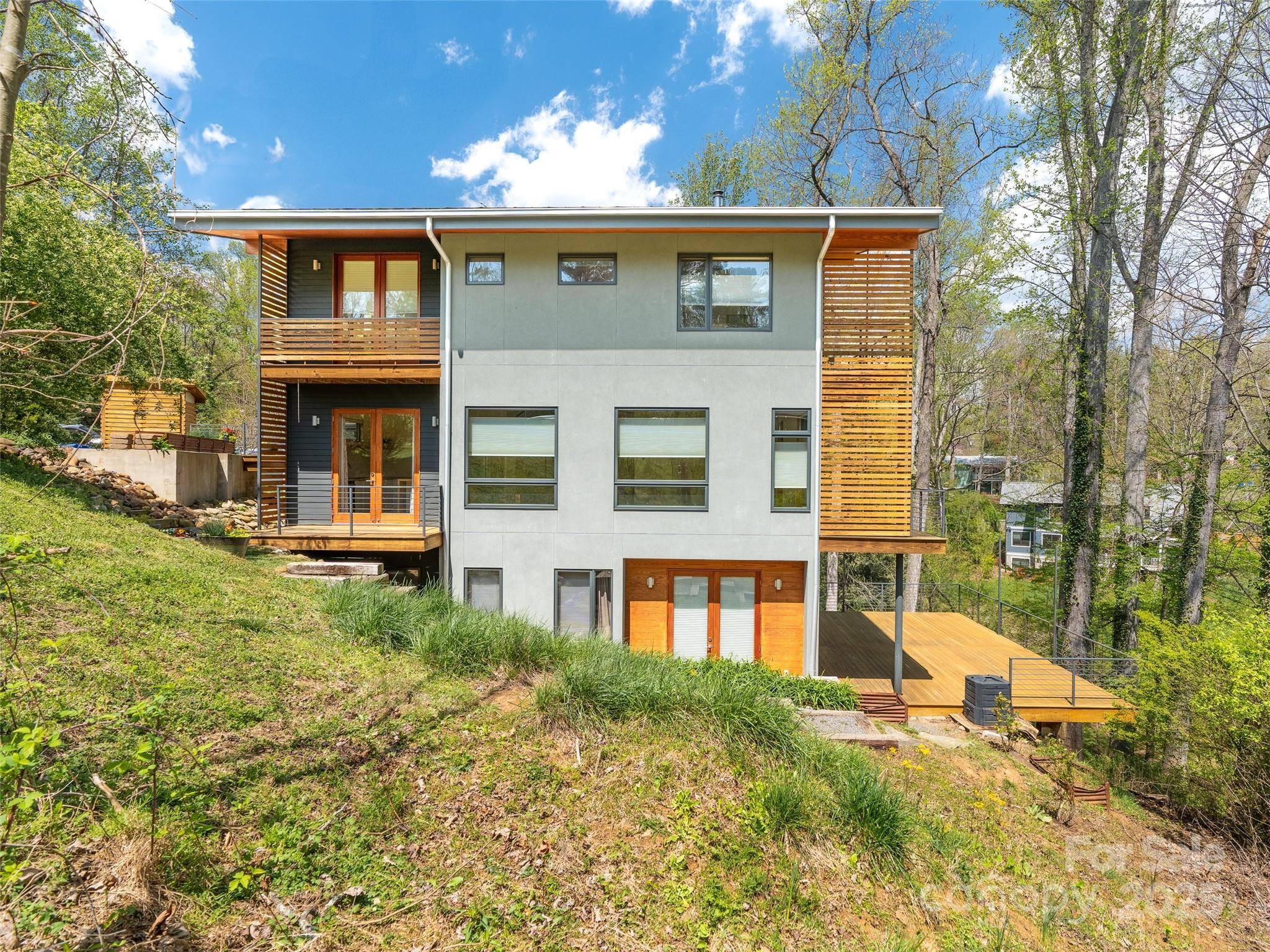 Asheville, NC 28806,51 Shelburne Woods DR