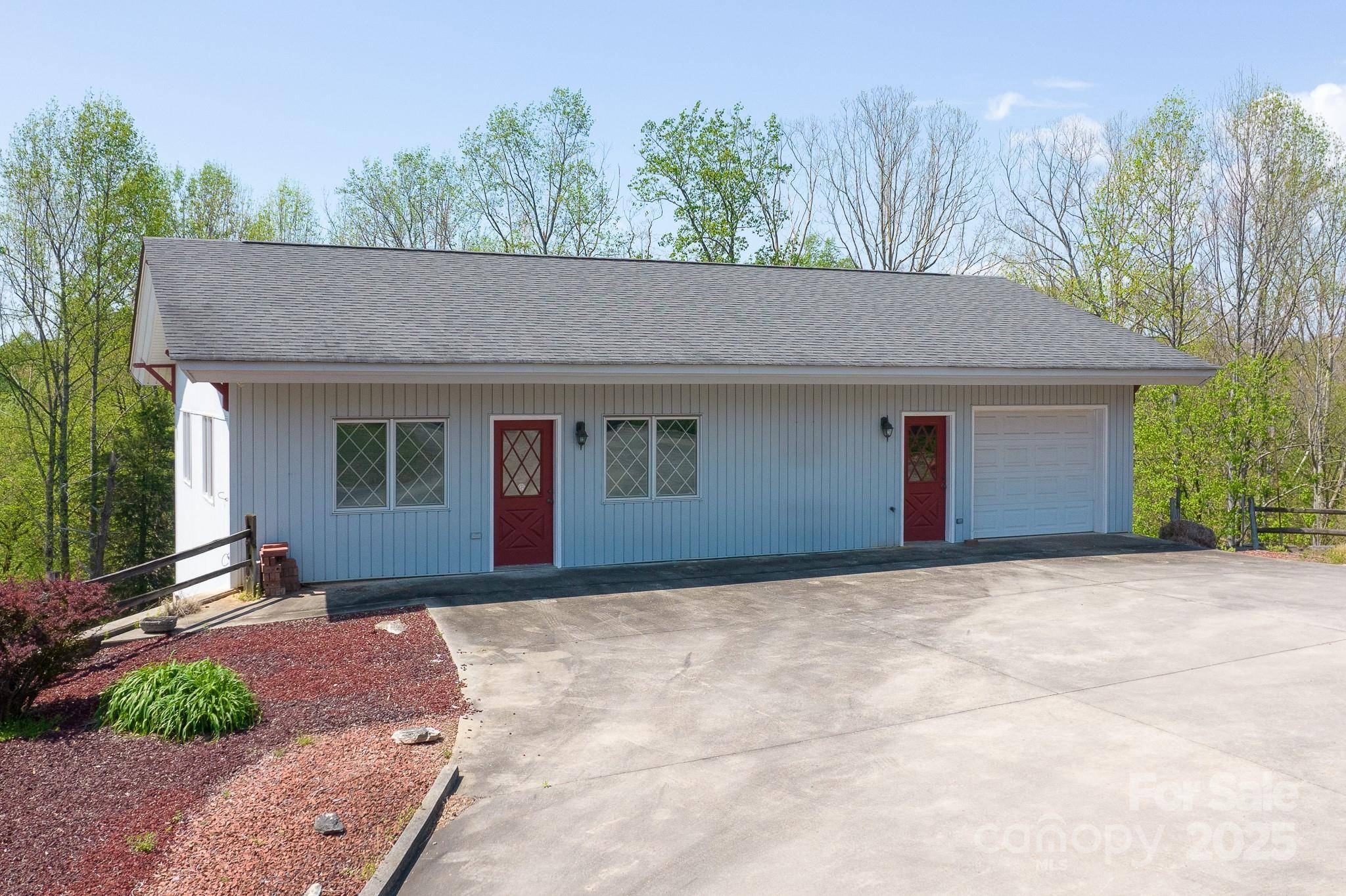 Lenoir, NC 28645,2466 Sweetbriar CIR