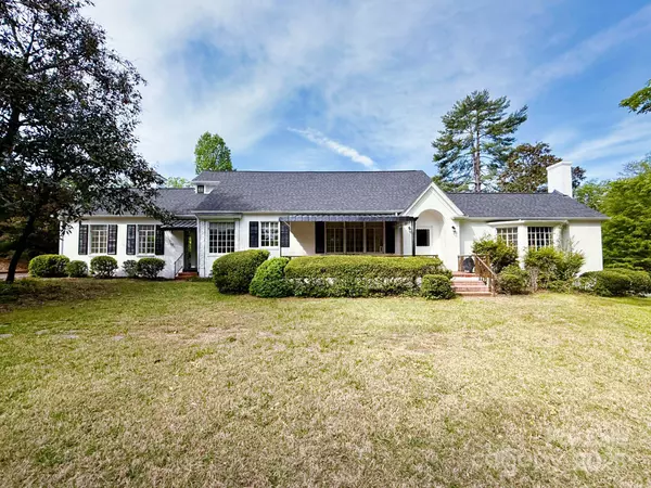 559 N Washington ST, Rutherfordton, NC 28139