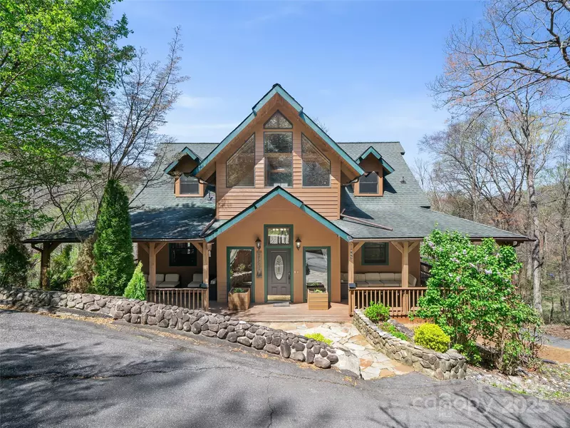 965 Winterstar LOOP, Burnsville, NC 28714