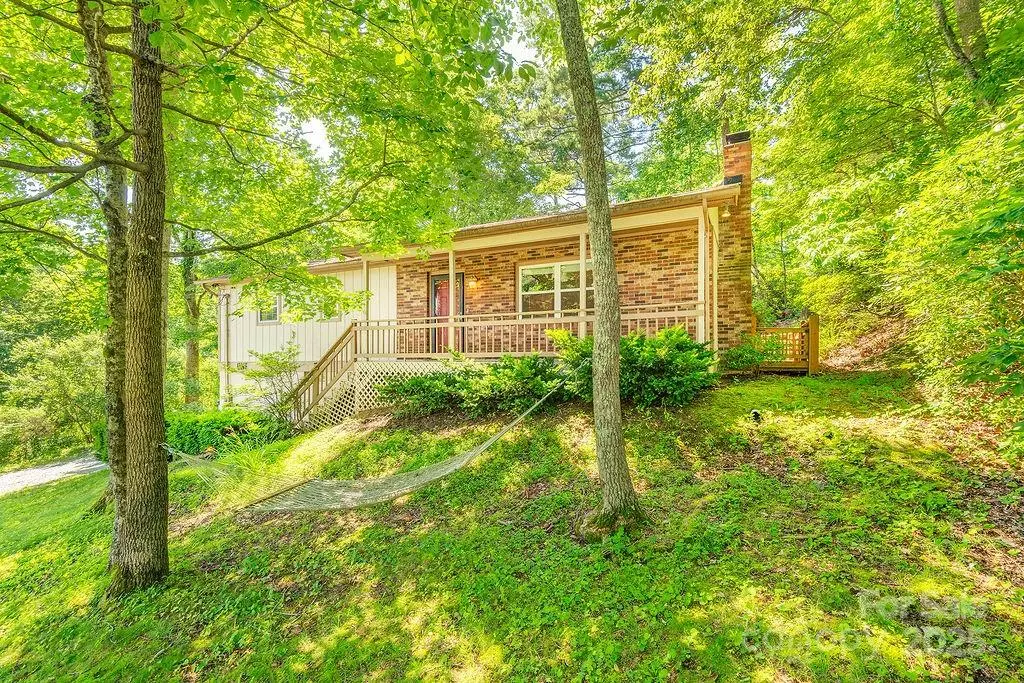 Hendersonville, NC 28792,1 Spring Hill DR