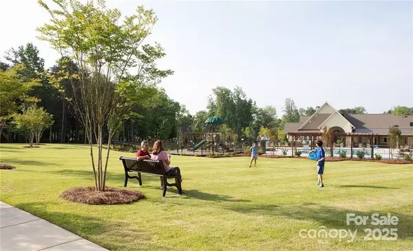Charlotte, NC 28278,11717 EGRETS POINT DR #42