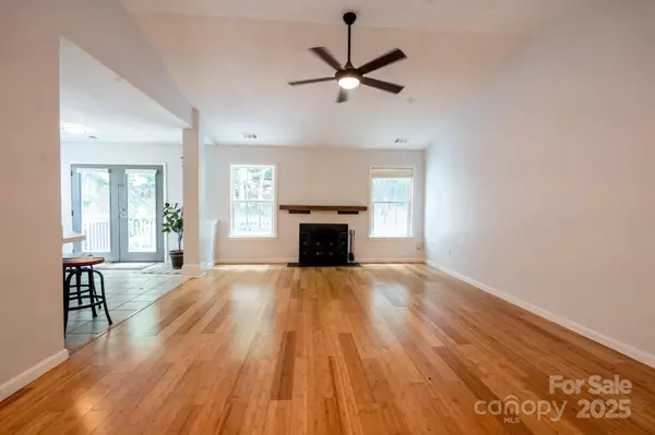 Charlotte, NC 28278,13817 Kings Carriage LN
