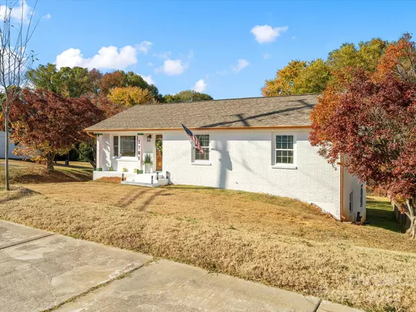 Charlotte, NC 28205,2701 Old North Sharon Amity RD