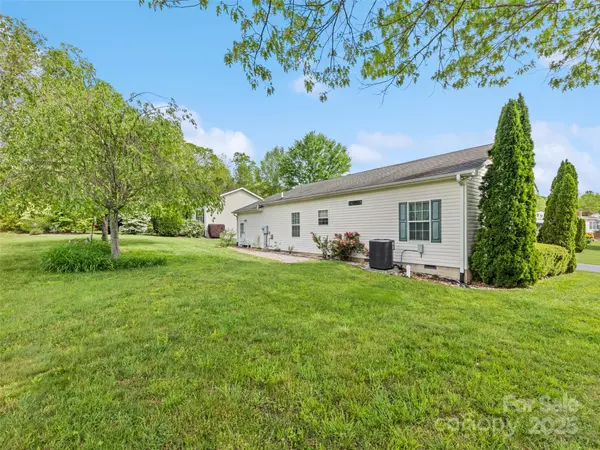 Hendersonville, NC 28792,135 Middle ST