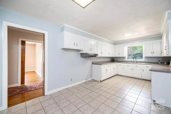 Hickory, NC 28601,542 9th ST NW