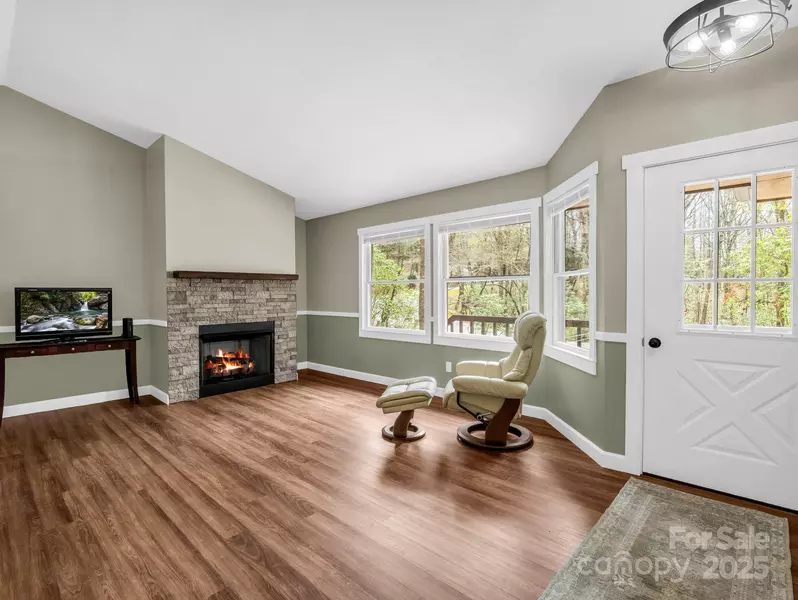 417 Soquili DR, Brevard, NC 28712