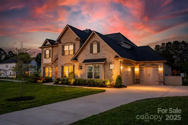 Matthews, NC 28104,5051 Hyannis CT