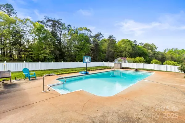 Lincolnton, NC 28092,3300 Paul Heavner LN