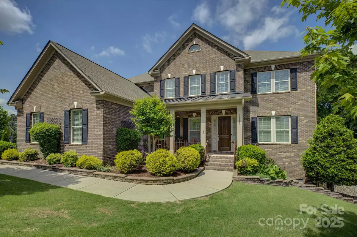 Charlotte, NC 28278,16519 Flintrock Falls LN