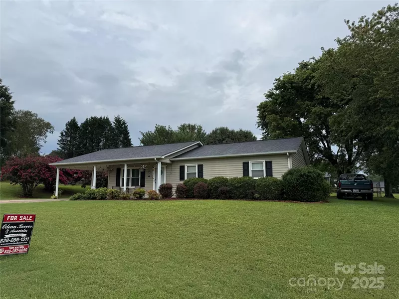 188 East Fork DR, Ellenboro, NC 28043