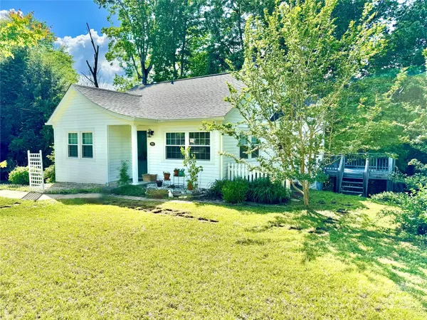 Lenoir, NC 28645,341 Eastover CIR NE
