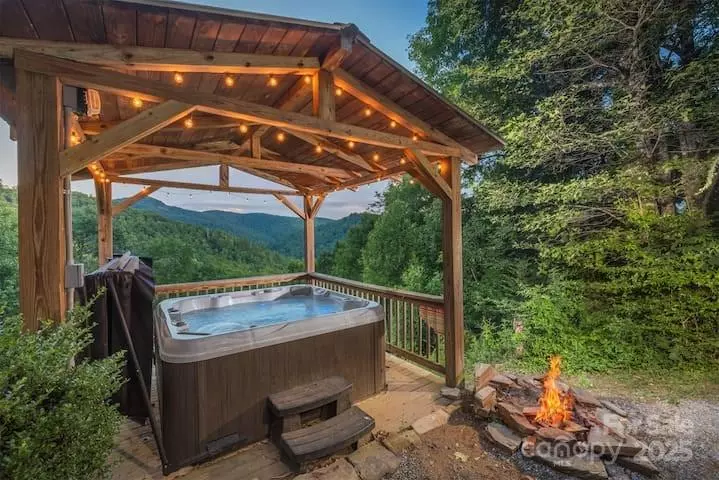 Spruce Pine, NC 28777,109 Damselfly CT