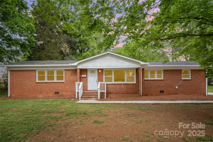 4921 Churchill DR, Charlotte, NC 28269