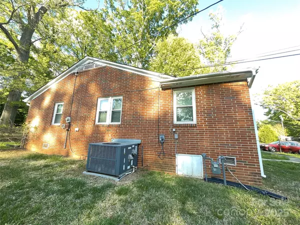 Salisbury, NC 28144,1218 Forestdale DR