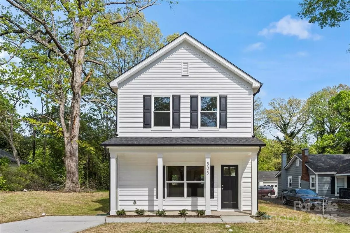 Kannapolis, NC 28083,808 Carolyn AVE