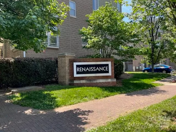 650 Raphael PL, Charlotte, NC 28205