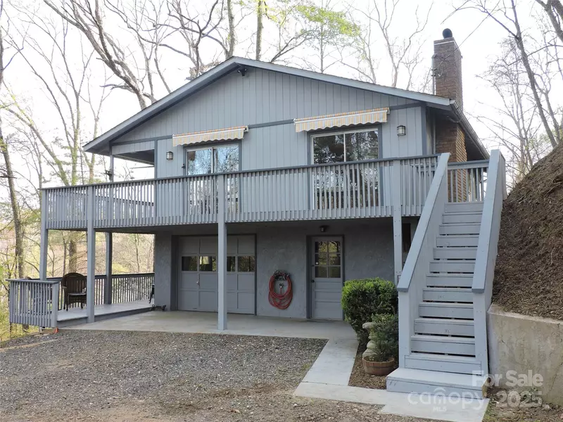 380 River Ridge DR, Burnsville, NC 28714