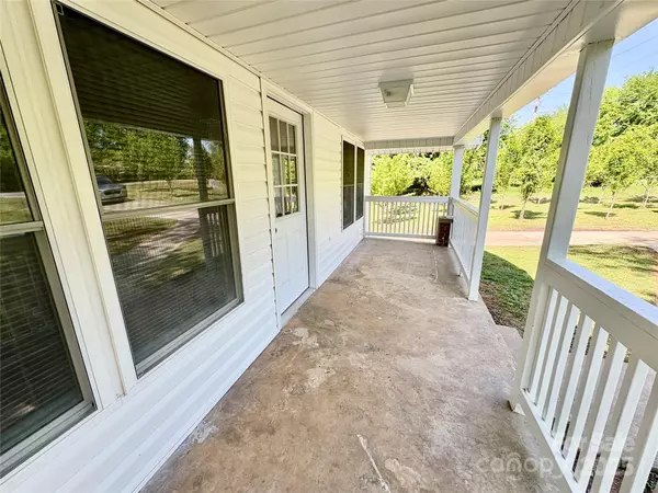 Statesville, NC 28625,2724 Peachtree RD