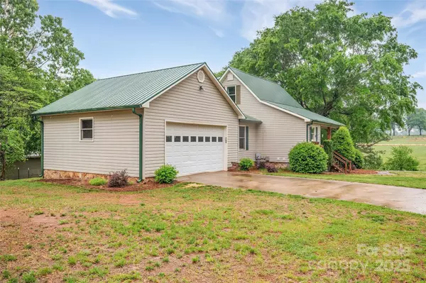 Mooresboro, NC 28114,450 Lemmons RD #4