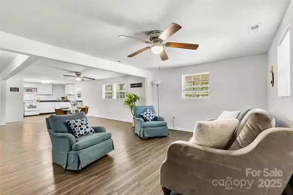 Gastonia, NC 28056,4304 S Falls ST