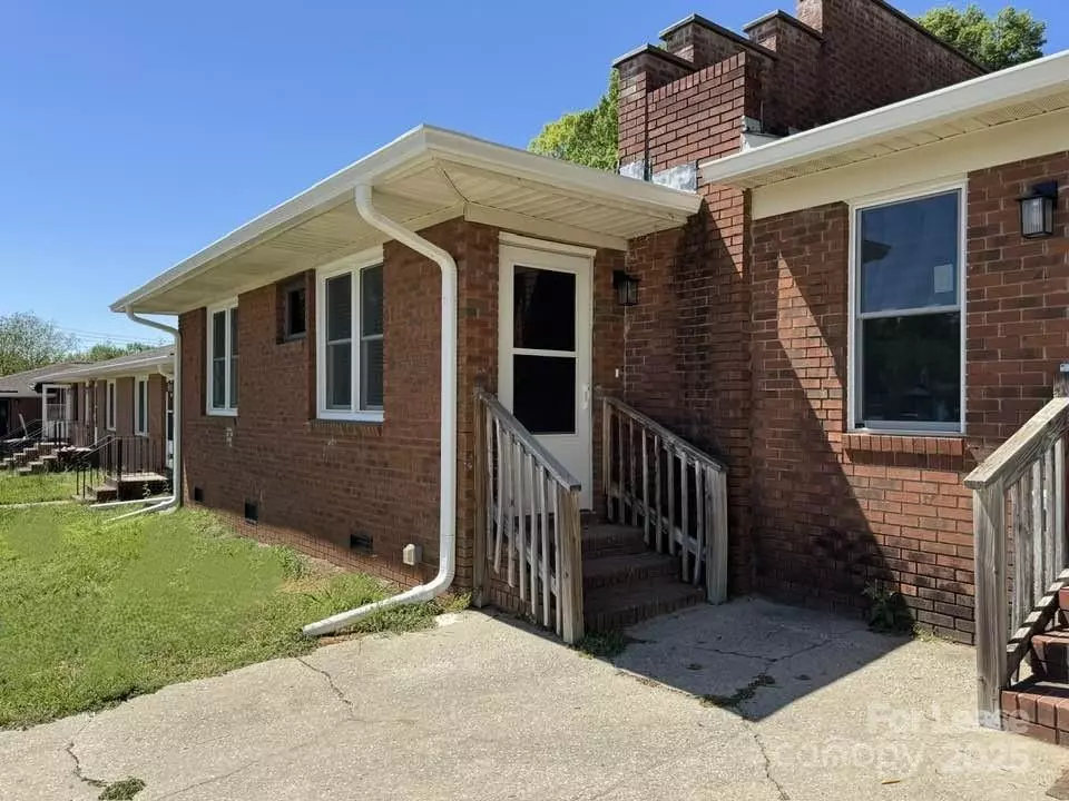 Cornelius, NC 28031,19612 Oak ST #5