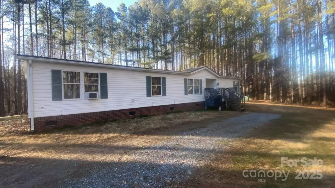 337 Eagle Mills RD, Hamptonville, NC 27020