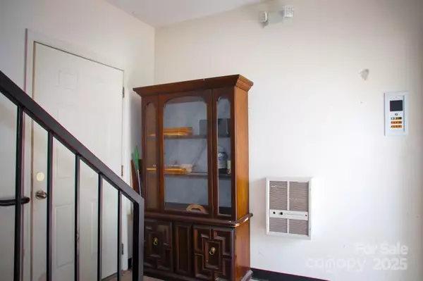 Newton, NC 28658,310 4th ST W