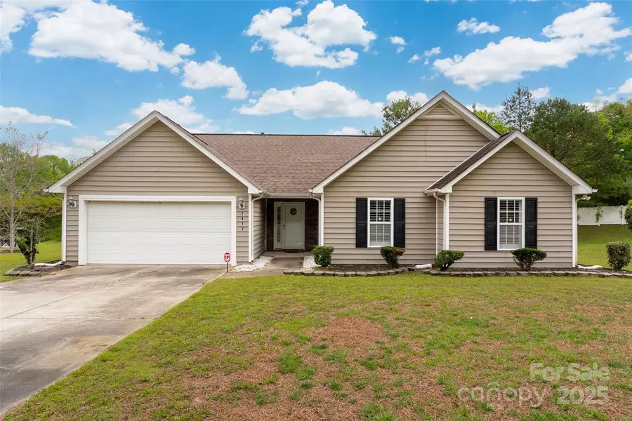 2412 Laura DR, Charlotte, NC 28212