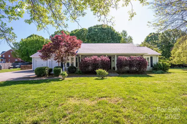 695 Linwood RD, Mooresville, NC 28115