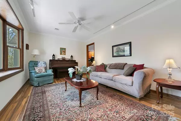 Pisgah Forest, NC 28768,207 Aberdeen LN